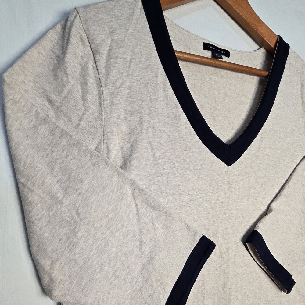 Cream V-Neck Knit Top with Navy Contrast Trim Tommy Hilfiger EUC XL